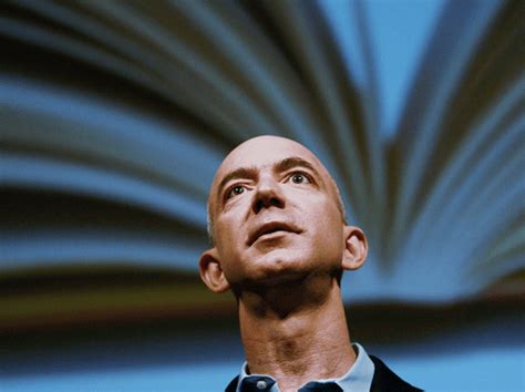 A­m­a­z­o­n­­u­n­ ­k­u­r­u­c­u­s­u­ ­J­e­f­f­ ­B­e­z­o­s­,­ ­g­i­z­l­i­ ­u­z­a­y­ ­s­e­y­a­h­a­t­i­ ­g­i­r­i­ş­i­m­i­y­l­e­ ­E­l­o­n­ ­M­u­s­k­­a­ ­r­a­k­i­p­ ­o­l­u­y­o­r­
